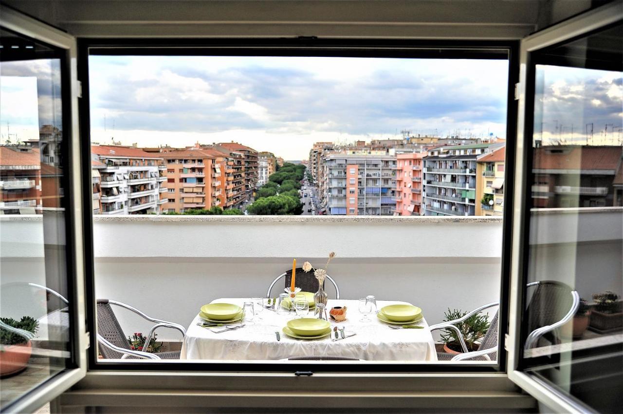 Apartamento Attico Luminoso Terrazza Metro A Aria Cond Wifi Roma Exterior foto